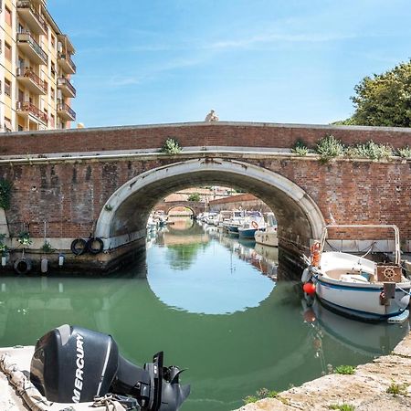 Piccola Venezia Canal View Charming Flat Livorno Bagian luar foto