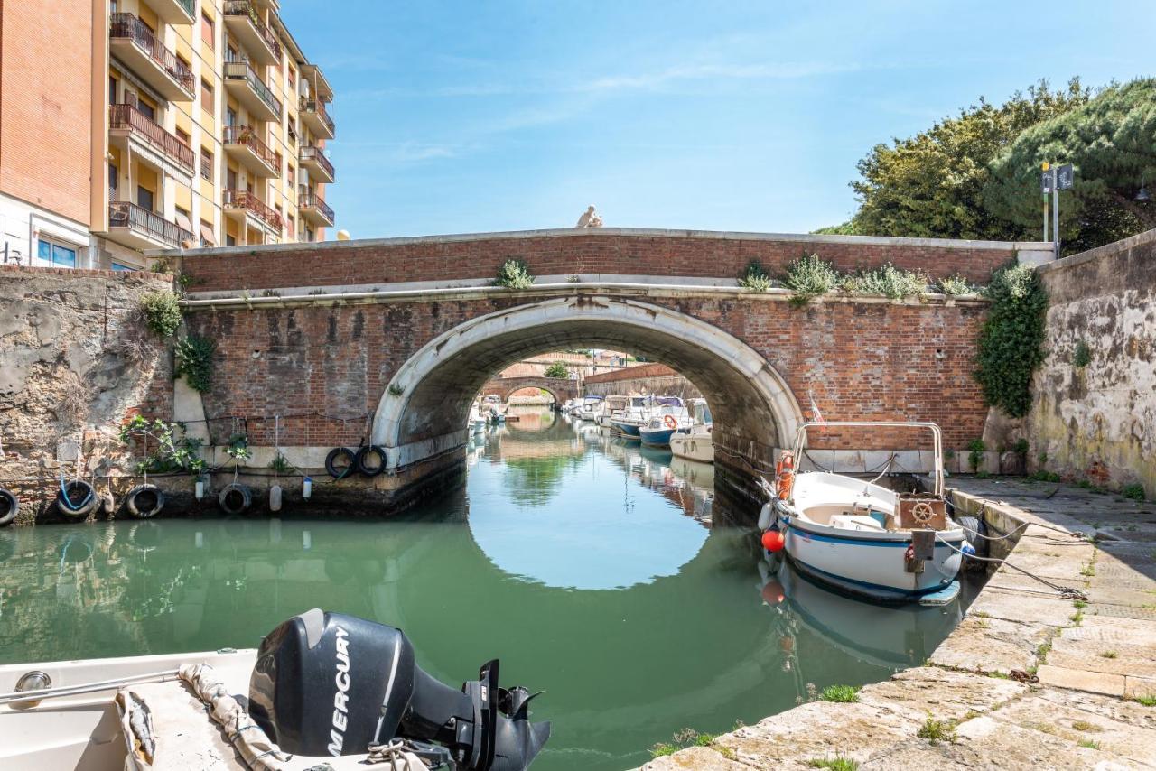 Piccola Venezia Canal View Charming Flat Livorno Bagian luar foto
